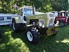 Umgebauter ZT 303 in Sienagrün