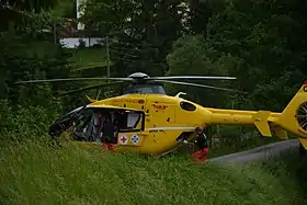 Der Christophorus 10 mit dem Kennzeichen OE-XVB bei einem Einsatz (2017)