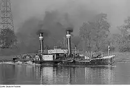 Seitenraddampfer auf der Elbe, 1952