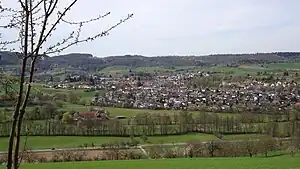 Fränkisch-Crumbach, davor der Verlauf der Gersprenz (2022)