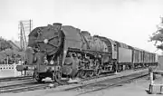 141 R mit Güterzug in Chenonceaux (1963)