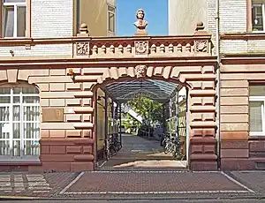 Basaltstraße 23, Torbogen (2012)