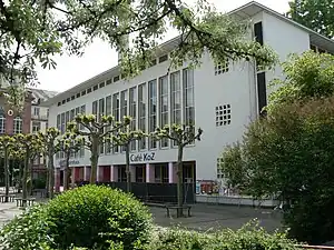 Studierendenhaus, Ostfassade