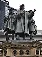 Nahaufnahme der drei Statuen