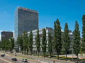 Theodor-Heuss-Allee 100-104, Cielo (2013)