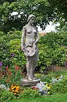 Frauenstatue