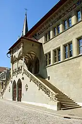 Freitreppe vor dem Rathaus Bern