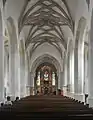 Blick durch das Langhaus nach Osten