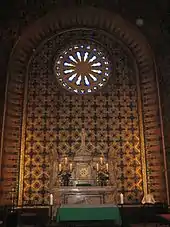 Hochaltar und Zelebrationsaltar in der Friedenskirche in Essen