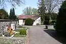 Friedhof-Hausen 2