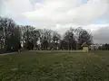 Der Nordwesten des Stadtteiles ist weitgehend unbebaut und durch landwirtschaftliche Nutzflächen geprägt