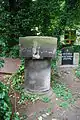 Familiengrabmal der Dahmes aus dem 18. Jahrhundert vom alten Gutsfriedhof