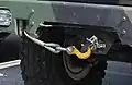 Schäkelverbindung des Stahlseils einer Lkw-Seilwinde mit einem Haken