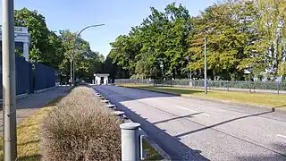 Der für Fußgänger und Fahrräder wieder freigegebene Sicherheitsbereich vor dem US-Generalkonsulat (Foto: 2023)