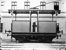 Elektrische Güterlokomotive aus Miskolc in seltener Bauausführung als Kastenlokomotive mit Mittelführerstand