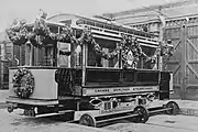 Triebwagen 2112 (Typ Neu-Berolina, Bj. 1901) vor der Hauptwerkstatt Uferstraße. Das Fahrzeug war der 1000. an die GBS gelieferte Triebwagen.