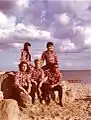 Gigi and the Night Shadows in Grömitz ca. 1968, von links: oben Gigi und Hans Jürgen Weber, unten Cisco Berndt, Uwe (Jimmy) Beckedorf und Günther Timm