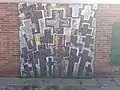 Mosaikkreuze an der Kapelle