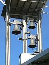 Freistehender Glockenstuhl der Auferstehungskirche in Nebringen, Württemberg
