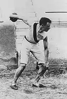 Der Doppelolympiasieger im Kugelstoßen und Diskuswurf von 1896 Robert Garrett belegte Rang drei – hier als Diskuswerfer von Athen