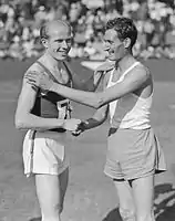 Vizeeuropameister Wim Slijkhuis (rechts) – hier zusammen mit Gaston Reiff, dem Führenden der Europa-Jahresbestenliste 1946, der in diesem Rennen Sechster wurde