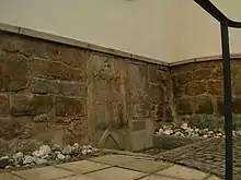 Gedenkplatte für Ritter Hieronymus Stöckel an der Außenfassade der Ortspfarrkirche (Aufgang Brennstrasse, links)