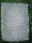 Gedenktafel am Fuße des Fliegeberges in Berlin-Lichterfelde. Aufschrift: Paul Beylich, Hugo Eulitz, Paul Schauer, Helfer Otto Lilienthals bei praktischen Flugversuchen 1891–1896