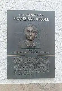 Gedenktafel für Franziska Kessel am Isenburg-Karree in Mainz.