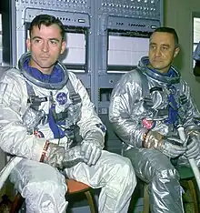 v.l. John Young und Virgil Grissom