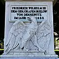 Relief vorn