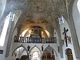 Empore mit Orgel