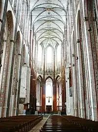 Marienkirche Lübeck, Mittel­schiff zum Chor, 1260–1330