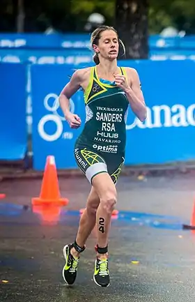 Gillian Sanders beim ITU World Triathlon Edmontonim Rahmen der ITU World Championship Series 2015