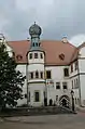 Im Erdgeschoss des Schalenturmes „Flasche“ befindet sich die Apsis der Kapelle
