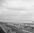 Bahnanlagen auf dem Festland mit Lokomotiv­schuppen (1932)