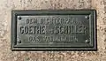 Widmung an der Sockel-Vorderseite des Goethe-Schiller-Denkmals
