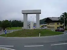 Kreisverkehr (Nikolaus Pfeiffer, Untersberger Marmor)