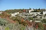 Am Fuße des Felsens