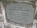 Inschrift an Kreuz auf der Kriegsgräberstätte in Gotha