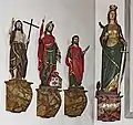 Konsolfiguren, von links: Johannes der Täufer, hl. Florian, hl. Bartholomäus, hl. Katharina