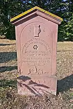 Grabstein mit Kanne