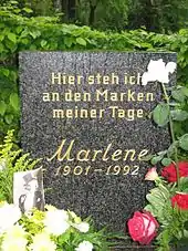 Grabstein von Marlene Dietrich in Berlin-Friedenau
