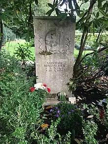  Die Grabstätte von Gunther Malzacher auf dem Ohlsdorfer Friedhof