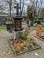 Familie Haggenmüller mit Grab Josef Rottenkolber