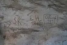 Graffiti im Glockenturm, die heute unter Denkmalschutz stehen