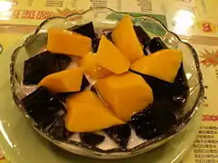 Kühlendes Grasgelee-Mango-„Pudding“ ⁠a