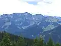 Von links: Steilner Joch, Unterberger Joch, Großer Traithen, Kleiner Traithen, Sudelfeld; fotografiert vom Großen Riesenkopf, also von Norden.