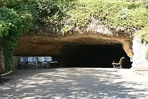 Eingang der Höhle von Rouffignac