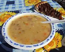 Grumbeersupp un Quetschekuche (Kartoffelsuppe und Zwetschgenkuchen)
