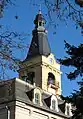 Hauptturm des Schlosses vor der Sanierung (2009).